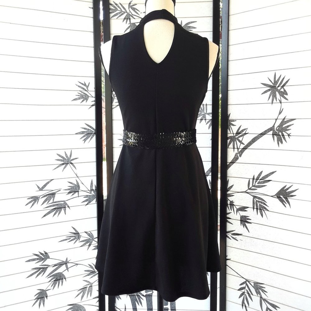 ❤️ Acemi Black Mock Neck Sleeveless Dress 2/$15 - Picture 7 of 10